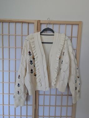 Kuose Cream Ruffle-Trim Knit Cardigan with Floral Embroidery